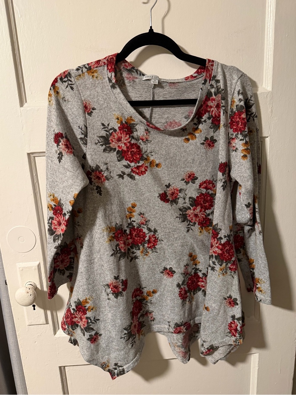 Green Envelope Heather Gray Floral Tunic with Red & Yellow Blooms Plus Size 1X
